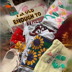 Mix women tee blouses t-shirt’s tops shirt women clothing lot. Bundle wholesale